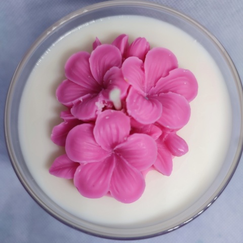 Świeca o zapachu róży