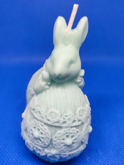 Świeca sojowa Króliczek wielkanocny (kolor jasny niebieski)