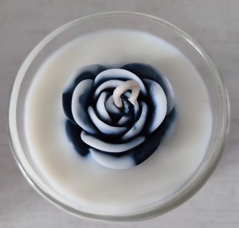 Świeca sojowa w szkle